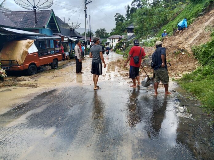Rumah Warga Desa Kutai Donok Tertimpa Longsor, Dapur Alami Kerusakan