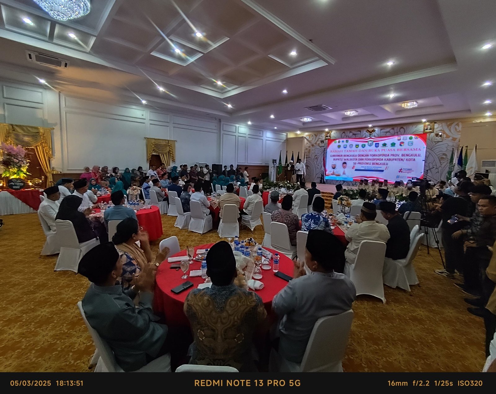 Turut hadir Forkopimda Provinsi Bengkulu, Para Bupati/Walikota dan Forkopimda Kabupaten/Kota se-Provinsi Bengkulu.