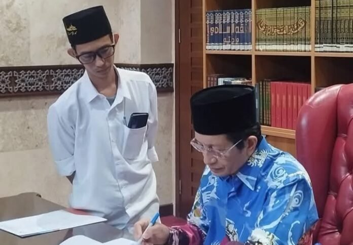 Muhammad Aras Prabowo (baju putih), Ketua Program Studi Akuntansi UNUSIA dan Pengurus Pimpinan Pusat Gerakan Pemuda Ansor