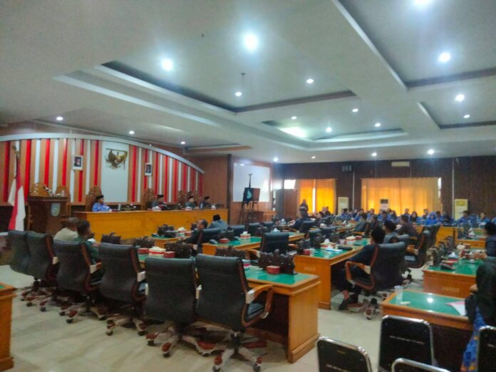 DPRD Bengkulu Utara Gelar Paripurna Penyampaian Pandangan Umum Fraksi Ranperda APBD 2024