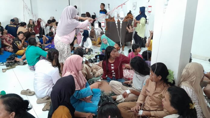 Dugaan Keracunan MBG, Korban Capai 341 Anak dan 3 Guru
