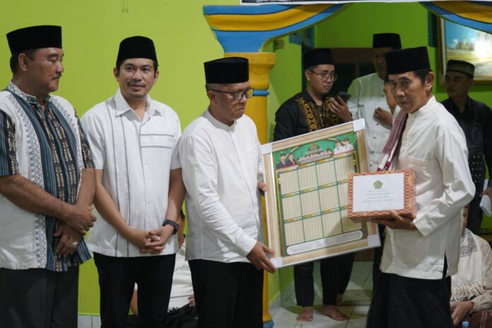 Safari Ramadan di Pinang Raya, Ketua DPRD BU Serap Aspirasi Warga