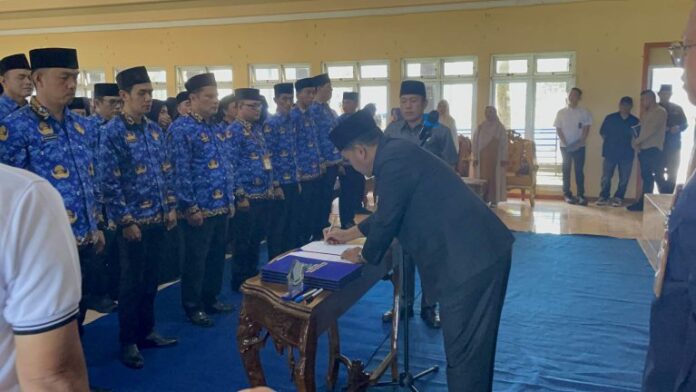 Bupati Lebong Lantik 78 Pejabat Administrasi, Tekankan Integritas dan Peningkatan Kinerja