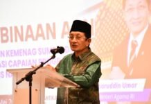 Pesan Menag ke Jajaran, Jadi Pelopor Kerukunan dan Penggerak Ekonomi Umat Menteri Agama Nasaruddin Umar pada acara pembinaan ASN di lingkungan Kantor Wilayah Kemenag Provinsi Sumatera Selatan di Palembang, Rabu, (13/5/2026). Foto: Humas Kanwil Kemenag Sumsel