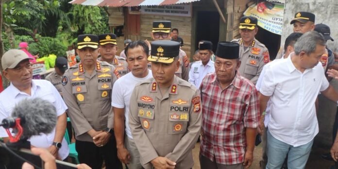 Akhiri Masa Jabatan dengan Bakti, Kapolda Bengkulu Groundbreaking Bedah Rumah ke-77 hingga 80 Akhiri Masa Jabatan dengan Bakti, Kapolda Bengkulu Groundbreaking Bedah Rumah ke-77 hingga 80