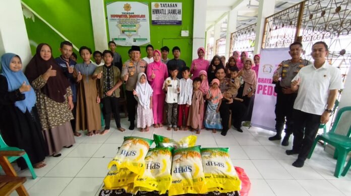Polres Bengkulu Utara Salurkan Sembako