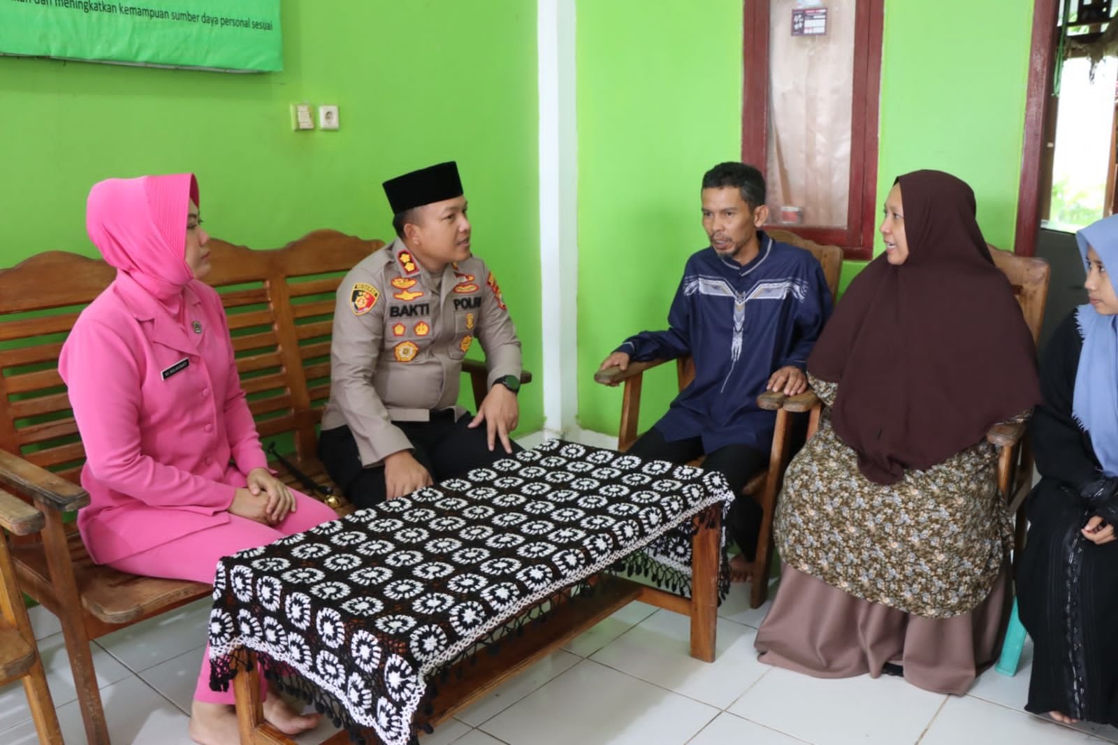 Polres Bengkulu Utara Salurkan Sembako