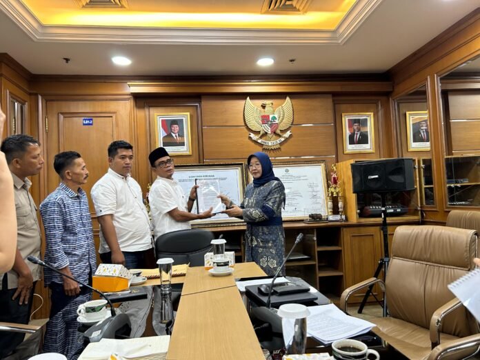 Pertahankan Ruang Hidup, Warga Desa Talang Giring Adukan Nasib ke Kemenhut Pertahankan Ruang Hidup, Warga Desa Talang Giring Adukan Nasib ke Kemenhut