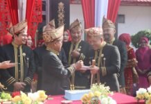 Kapolres Bengkulu Utara Ikut Meriahkan HUT ke-67, Perkuat Sinergi untuk Kemajuan Daerah Kapolres Bengkulu Utara Ikut Meriahkan HUT ke-67, Perkuat Sinergi untuk Kemajuan Daerah