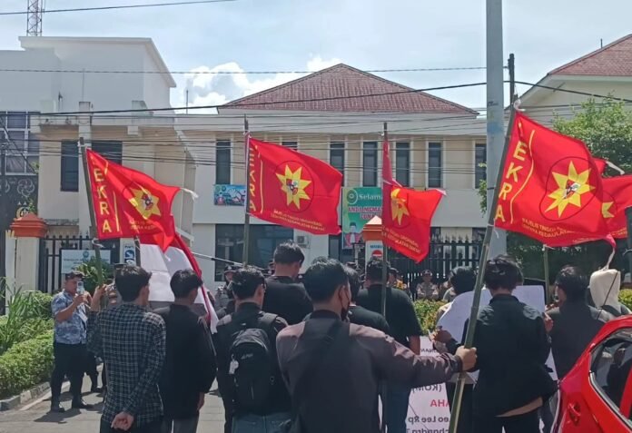 Aksi Demonstrasi Oleh Kamunikasi beberapa bulan lalu. Rejangtoday/DAM dok