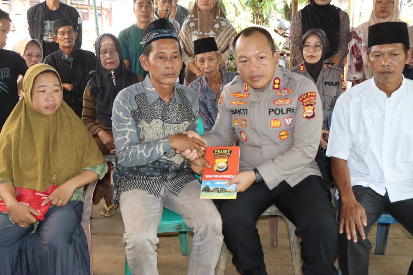 Kapolres Bengkulu Utara Sambangi Langsung Korban Kebakaran Maut di Desa Senali