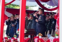 Kapolres Bengkulu Utara Pimpin Upacara Penurunan Bendera Merah Putih HUT RI ke-81 Kapolres Bengkulu Utara Pimpin Upacara Penurunan Bendera Merah Putih HUT RI ke-81