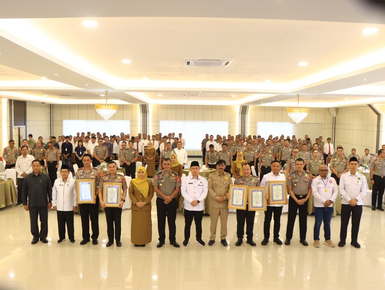 Polres Bengkulu Utara Raih Predikat WBK dan Pelayanan Prima dari Kapolri, Diserahkan Langsung oleh Irwasda Polda Bengkulu