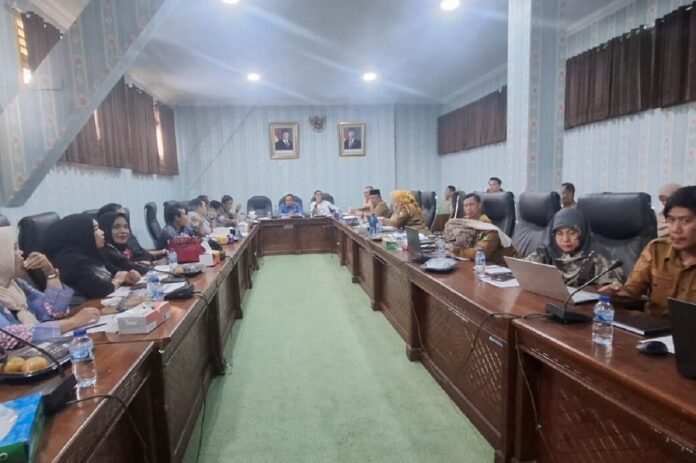 Banggar DPRD dan TAPD Lebong Bahas KUA-PPAS APBDP 2026 dan APBD 2027 Banggar DPRD dan TAPD Lebong Bahas KUA-PPAS APBDP 2026 dan APBD 2027