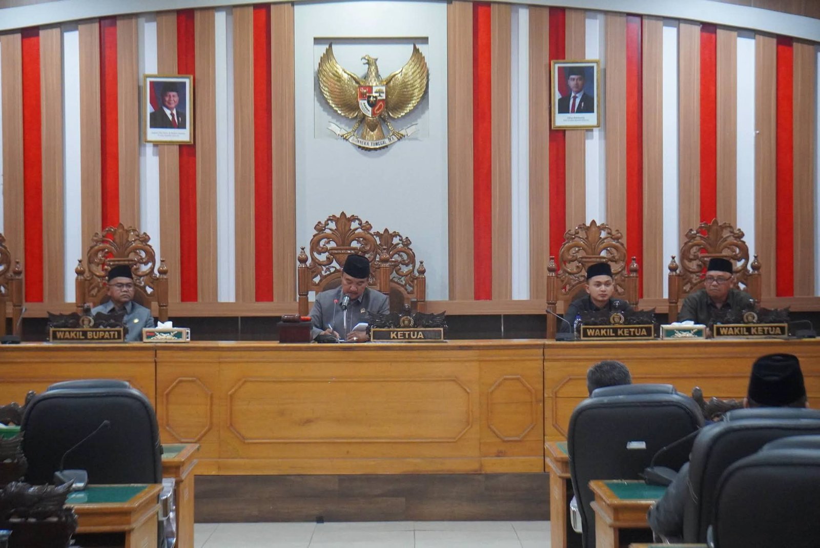 Bahas Dua Raperda Penting, DRPD Bengkulu Utara Gelar Paripurna 