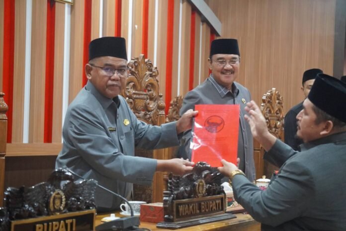 Bahas Dua Raperda Penting, DRPD Bengkulu Utara Gelar Paripurna 