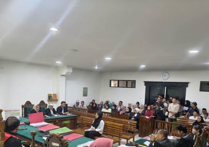 Sidang Perdana Investasi Bodong di Bengkulu, Terdakwa Yeyen Dijerat Pasal Berlapis Sidang Perdana Investasi Bodong di Bengkulu, Terdakwa Yeyen Dijerat Pasal Berlapis